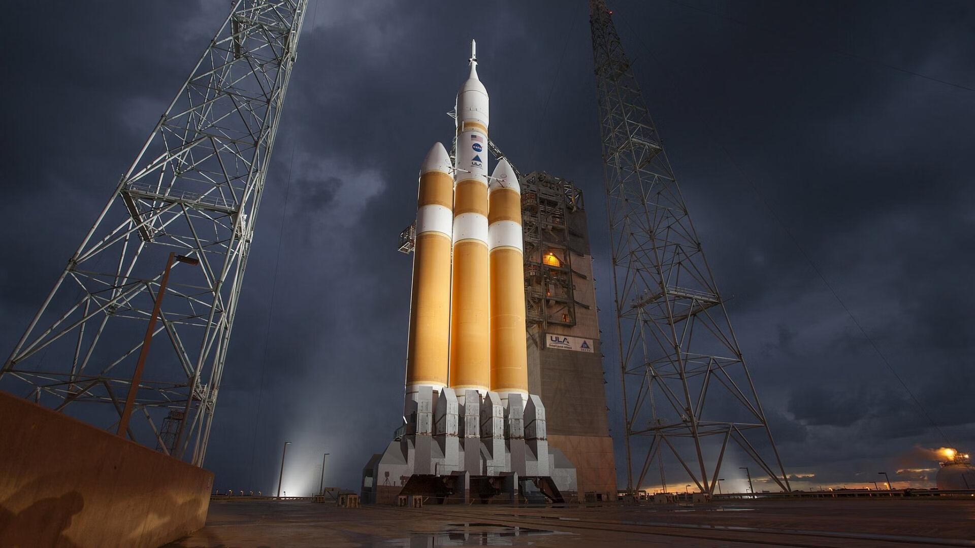 爱游戏服务-国足临阵变阵显奇效，战术思路更灵活，国足局势